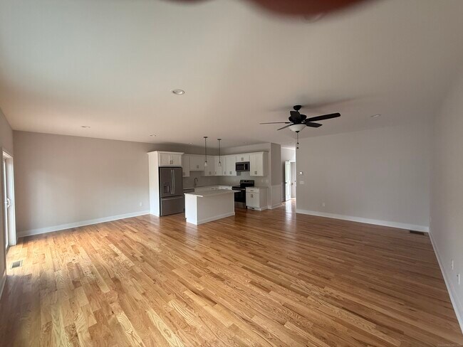 Building Photo - 7 Chatsworth Ct