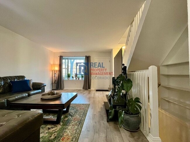 Building Photo - 940 W 133rd Cir