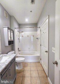 Building Photo - 501 Hungerford Dr