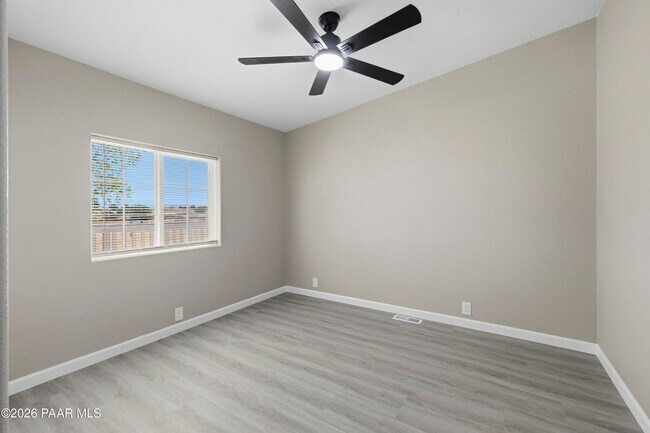 Building Photo - 1750 S Johnson Ln