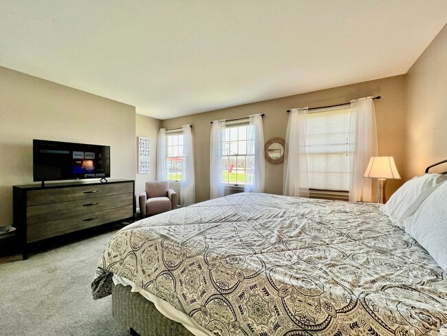 Building Photo - Fully Furnished Rental Property
