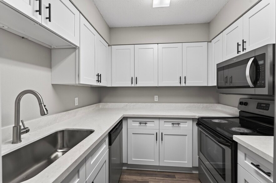 Building Photo - 59219 N Pearl Dr