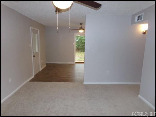 Building Photo - 8 Brookway Ln