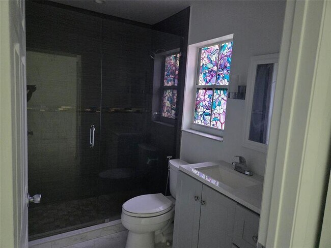 Building Photo - 7000 SW 39th Ct