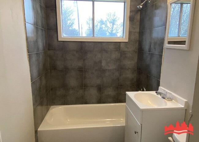 Building Photo - Welcome to 1703 Scottswood Street!