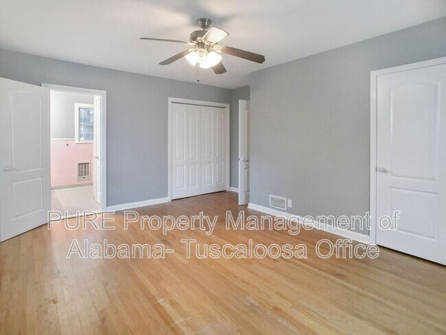 Building Photo - 1208 38th Ave E