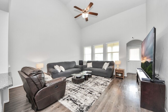 Building Photo - 6007 Prince Pl Dr