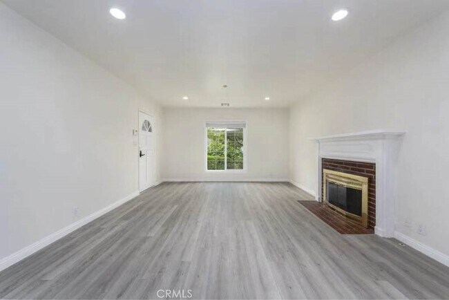Building Photo - 506 San Luis Rey Rd