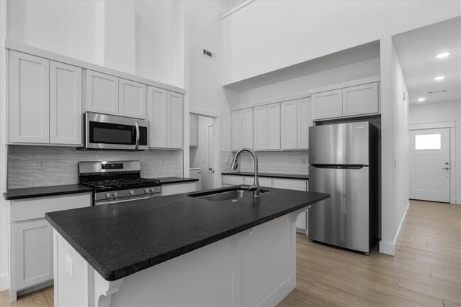 Building Photo - 717 Sun Meadows Loop