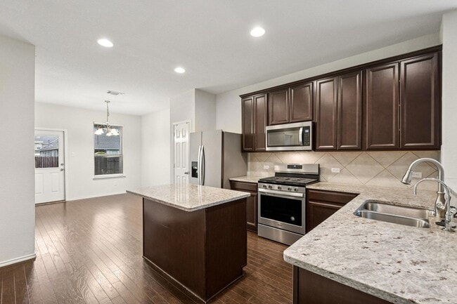 Building Photo - 212 La Dera Dr