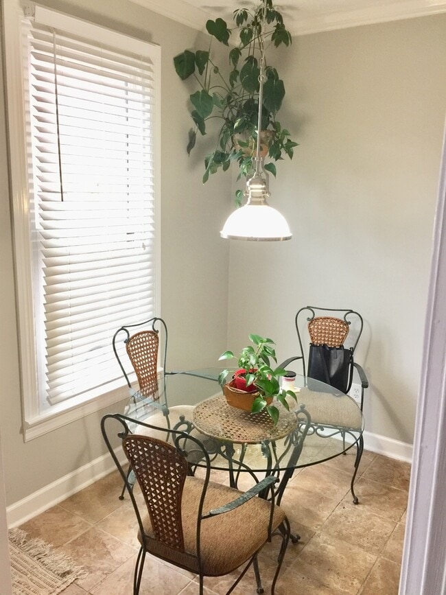 Building Photo - Green Hills living at its best.  2 BR 2.5 ...