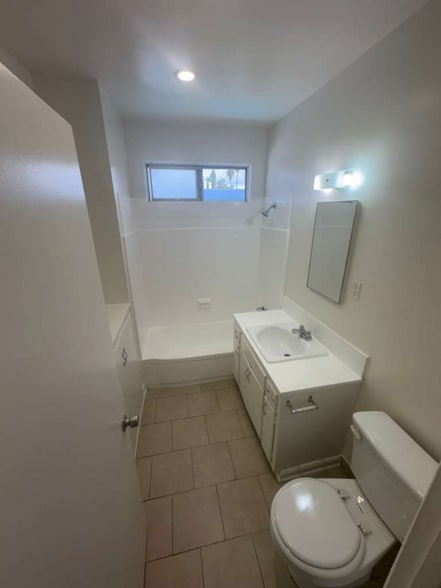 Building Photo - 11939 Albers St