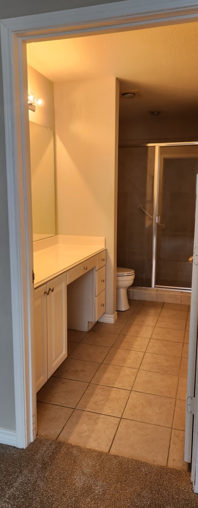 Bath w Large shower - 902 Bridges Dr