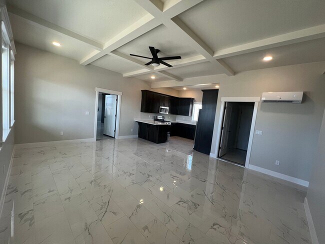 Building Photo - 4910 Wagon Wheel Dr E