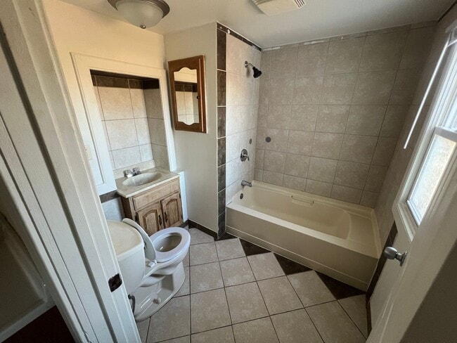 Building Photo - nre617