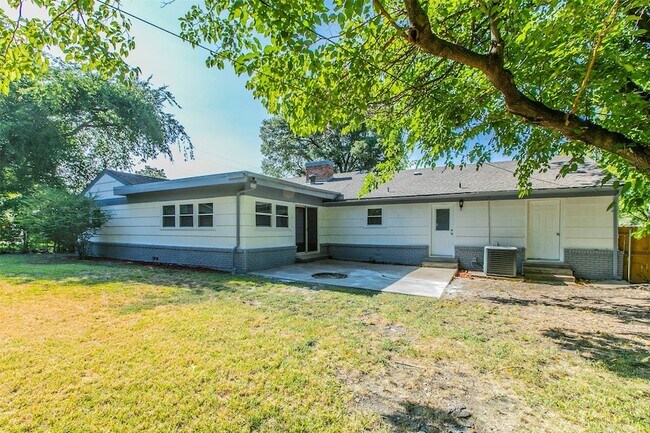 Building Photo - 6804 Springhill Rd