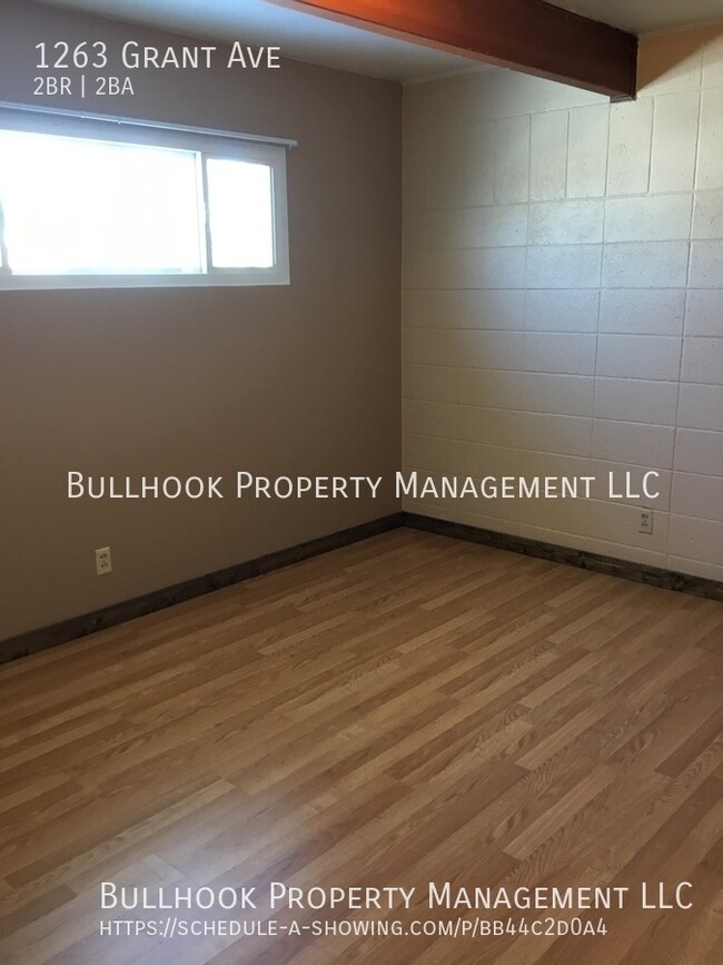 Building Photo - MOVE IN SPECIAL $300 off first full months...