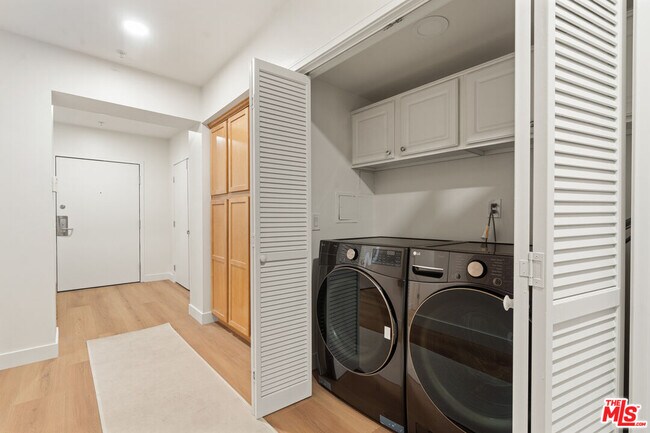 Building Photo - 1222 S Westgate Ave