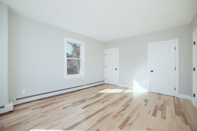 Building Photo - 10 Duffley Ct
