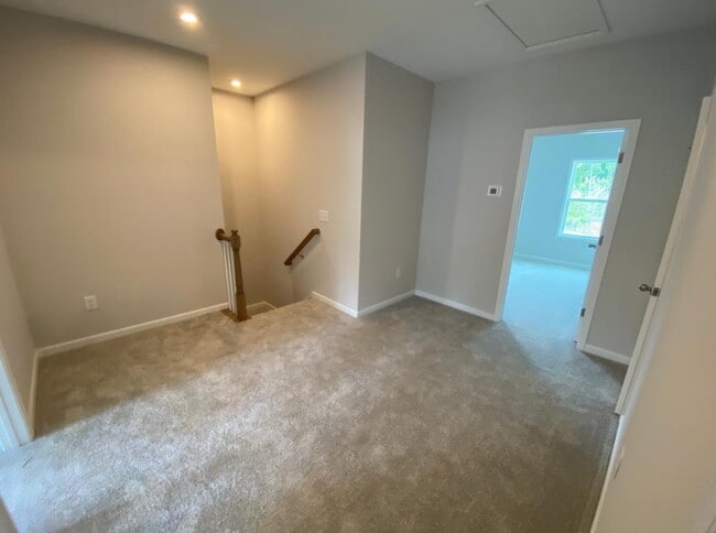 Second Floor Loft - 814 Oak Center Dr