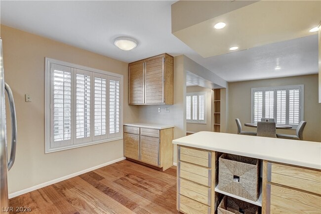 Building Photo - 3223 Pinehurst Dr