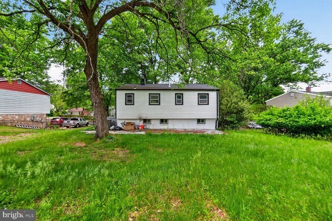 Building Photo - 3604 Halloway N