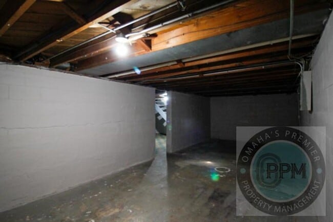 Building Photo - 2119 Monroe St