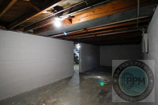Building Photo - 3 Bedroom / 1 Bath Home! | Omaha, Ne