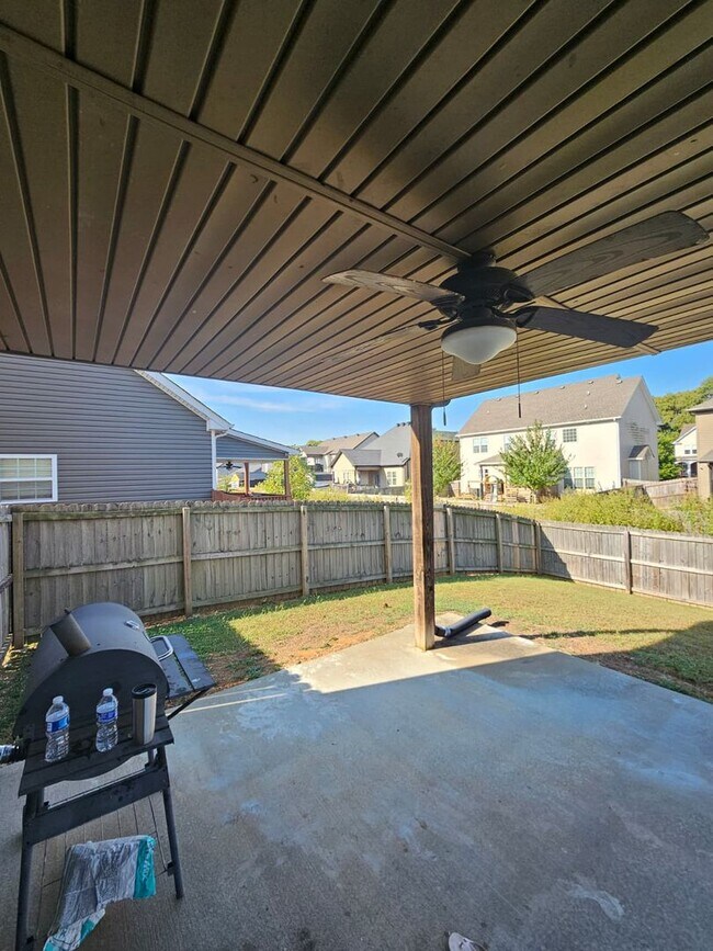 Building Photo - Crosswinds Subdivision! Beautiful 2 Story ...