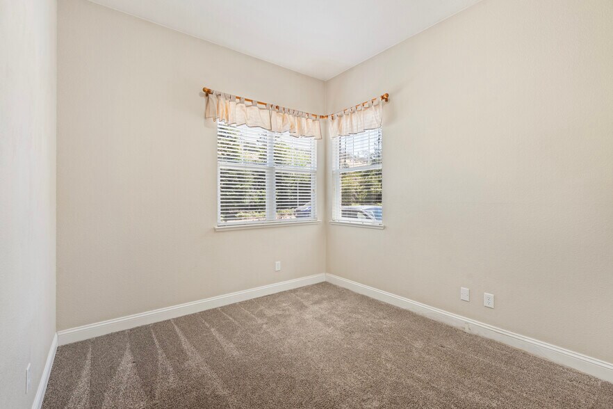 Building Photo - 1121 Galston Dr