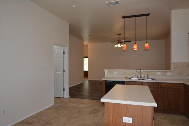 Building Photo - 1303 Horseshoe Ranch Dr