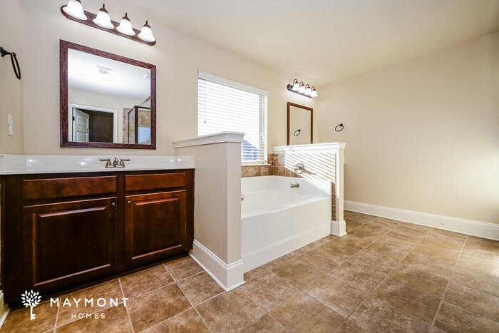 Building Photo - 1001 Donegal Dr