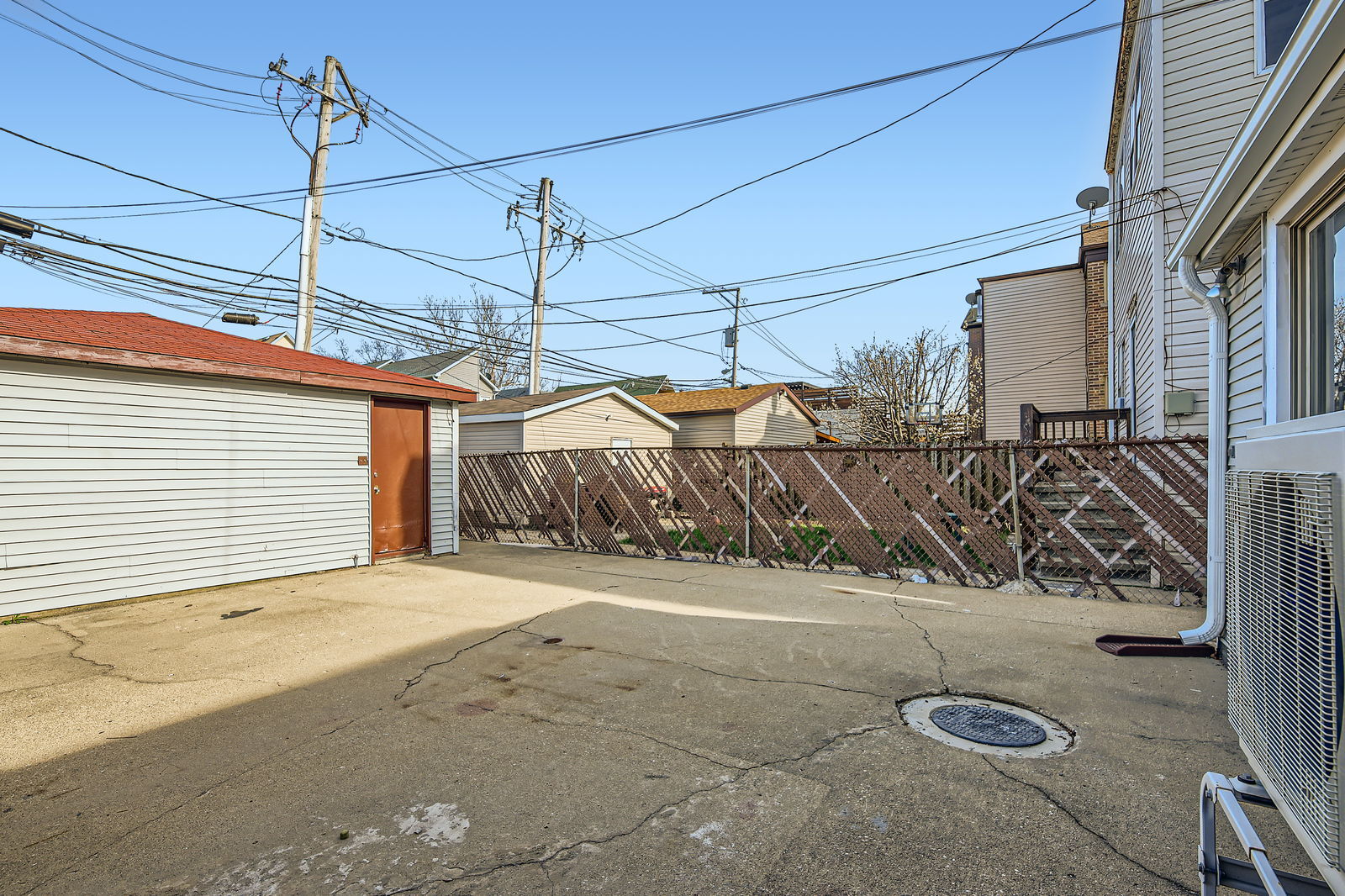 Building Photo - 3147 N Spaulding Ave