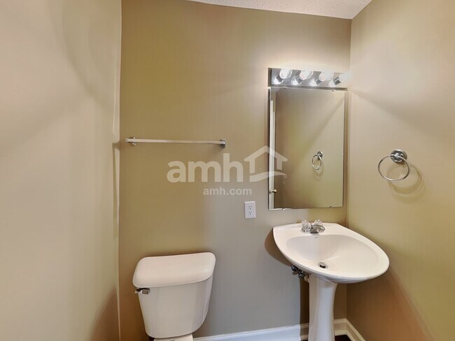 Building Photo - 1376 Blue Ridge Ln