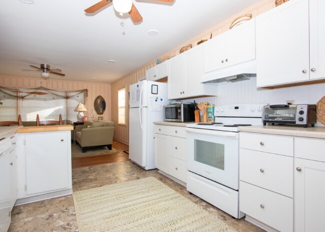 Building Photo - 506 Ocean Dr