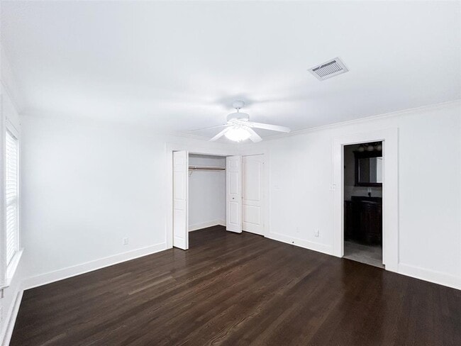 Building Photo - 2415 Durwood St