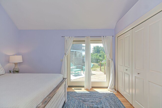 Building Photo - 4 Bryn Mawr Way