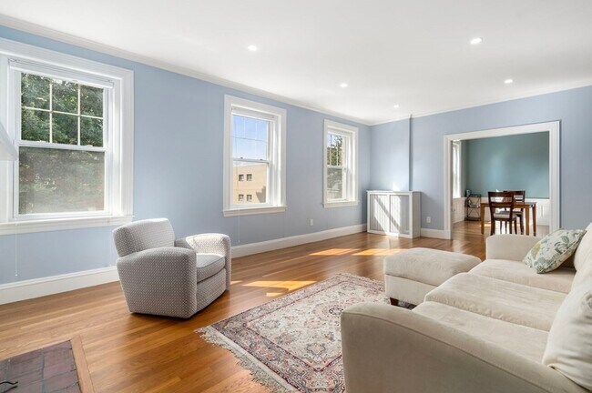 Building Photo - 132 Sewall Ave