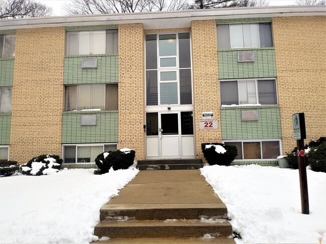 Building Photo - 18 Nelson Dr