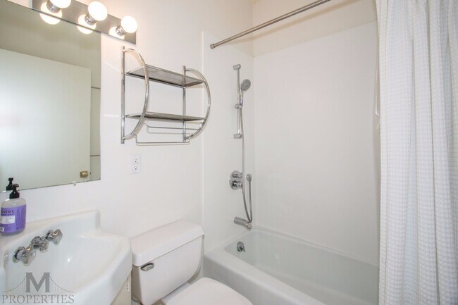 Building Photo - Eureka Valley/Castro 4 Bed + Bonus Room, 3 Bath, 2 Car Garage, City & Valley Views