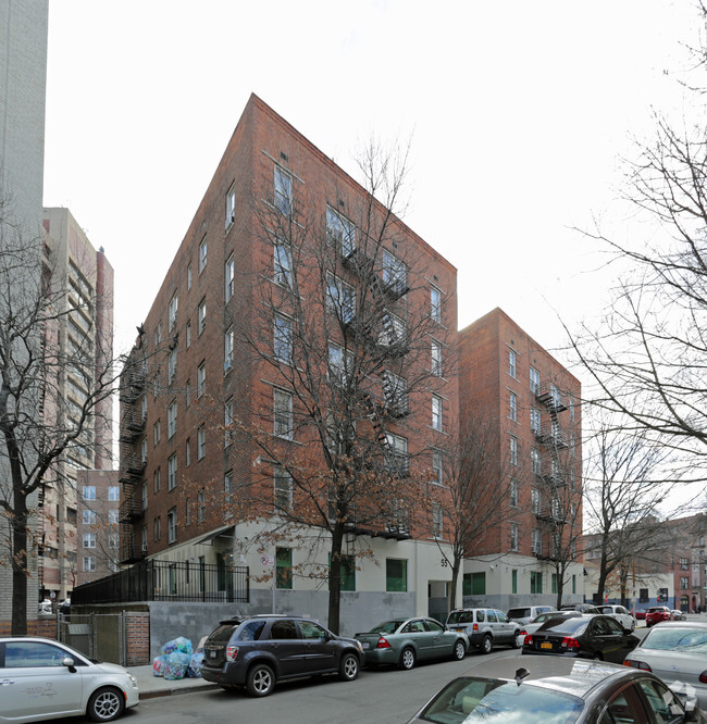 Primary Photo - 55 E 208th St