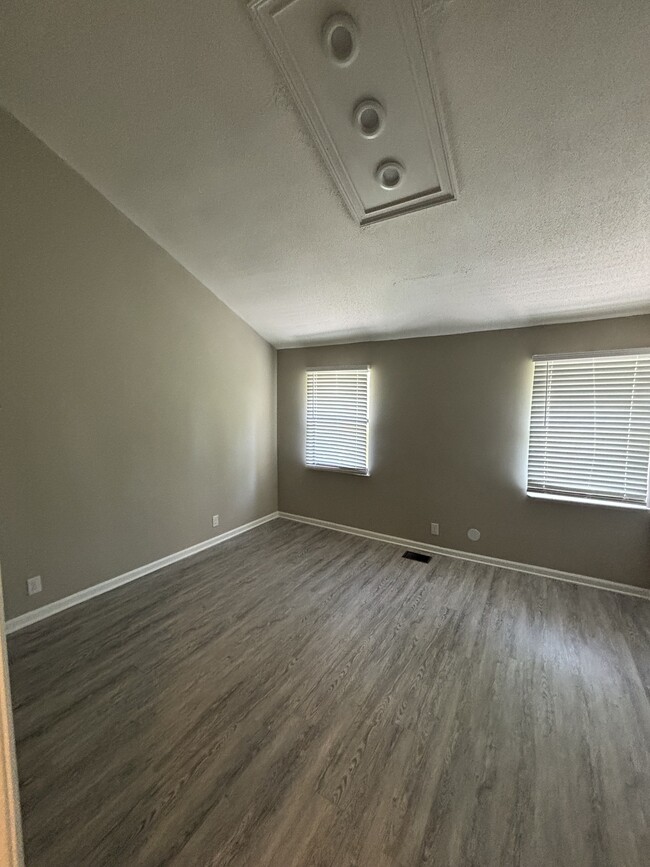 Building Photo - 1000 Sea Island Rd