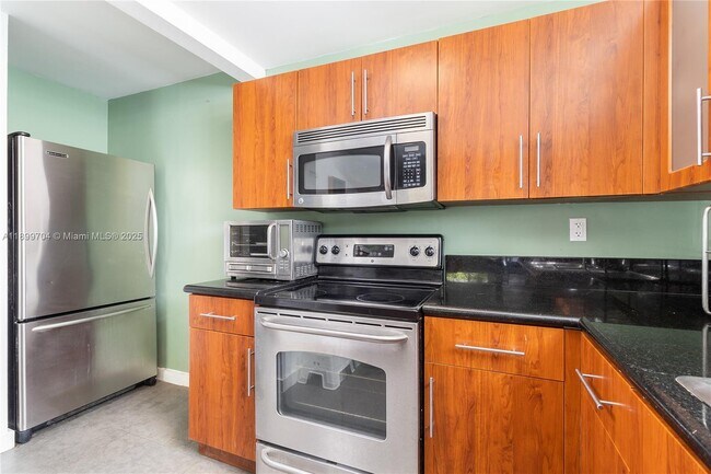 Building Photo - 1045 10th St