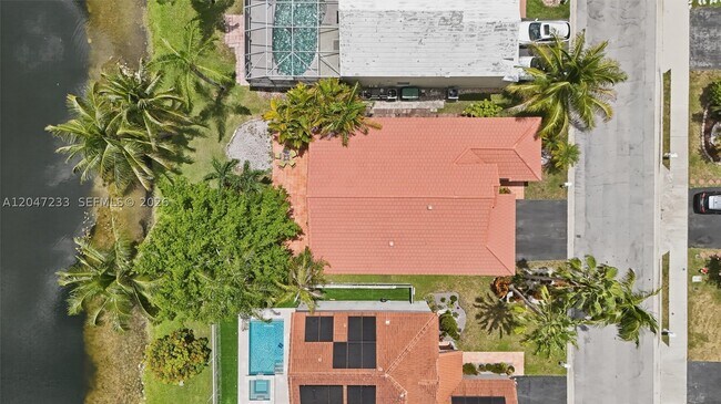 Building Photo - 411 Bermuda Springs Dr