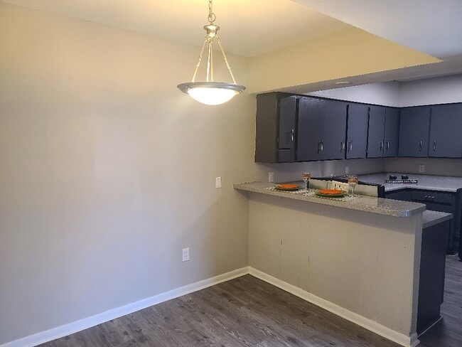 Building Photo - Bluebonnet Flats