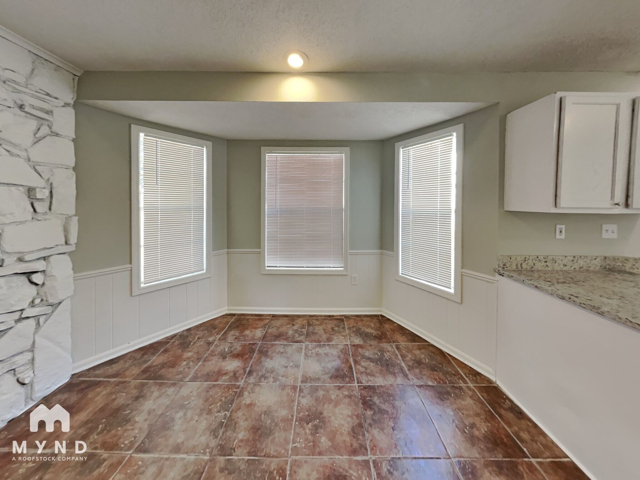 Building Photo - 2569 Richwood St