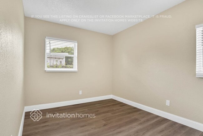 Building Photo - 142 Country Club Cir