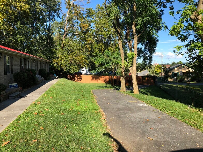 Building Photo - 800 John Exum Pkwy