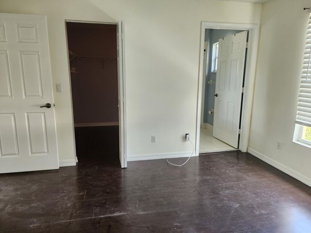 Building Photo - 6909 Blue Skies Dr