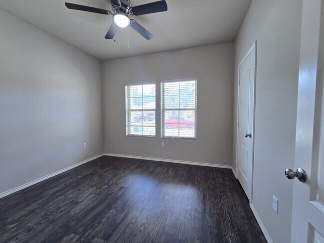 Building Photo - 322 Ambrose Avenue